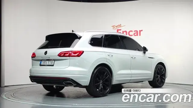 Volkswagen Touareg 2023 — Photo 15/36