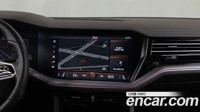 Volkswagen Touareg 2023 — Photo 35/36