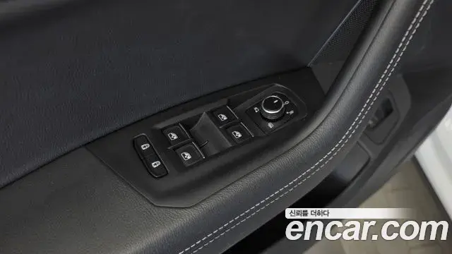 Volkswagen Touareg 2023 — Photo 18/36