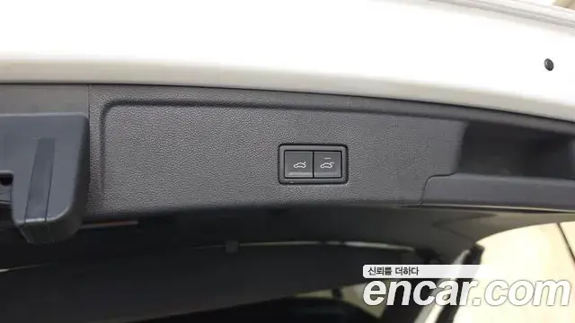 Volkswagen Touareg 2023 — Photo 14/36