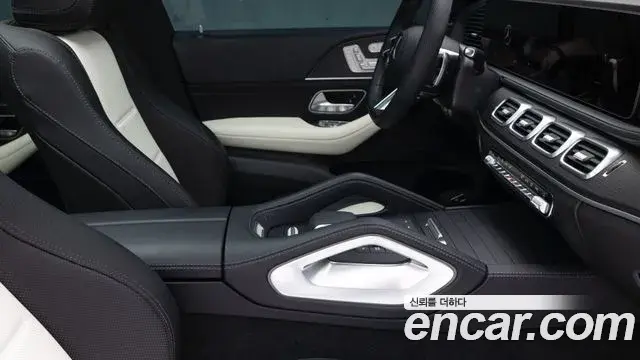 Mercedes-Benz GLE-Class 2023 — Photo 9/20