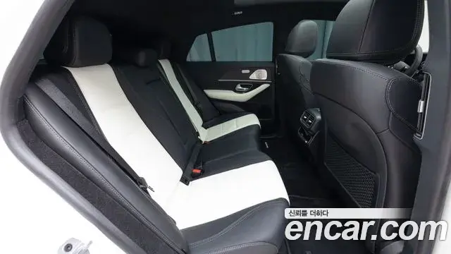 Mercedes-Benz GLE-Class 2023 — Photo 10/20