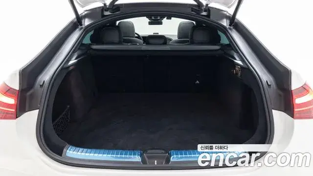 Mercedes-Benz GLE-Class 2023 — Photo 11/20