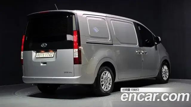 Hyundai Staria 2022 — Şəkil 2/20