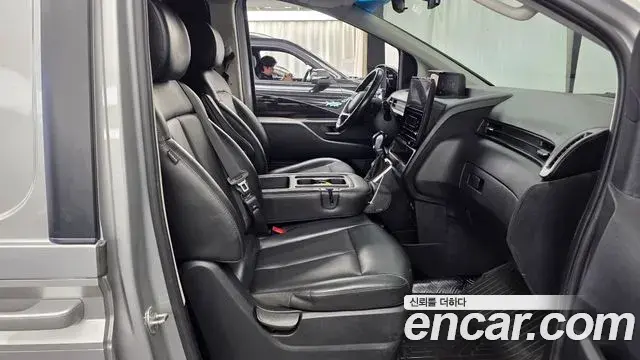 Hyundai Staria 2022 — Şəkil 11/20