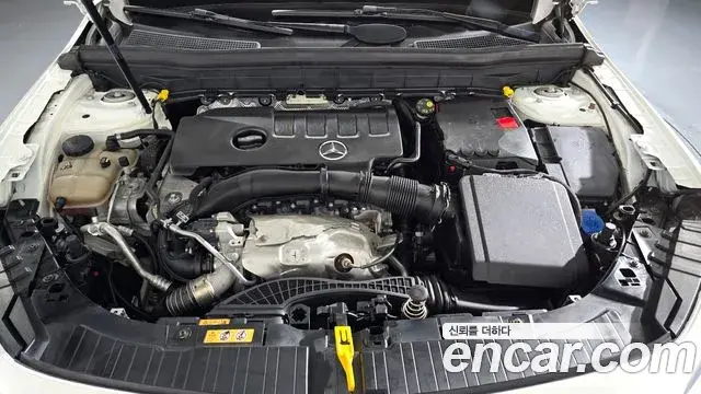 Mercedes-Benz GLB-Class 2021 — Фото 6/20