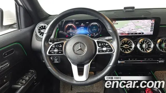 Mercedes-Benz GLB-Class 2021 — Фото 14/20