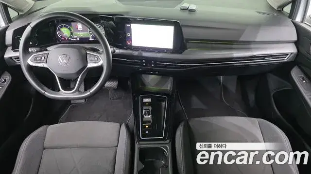 Volkswagen Golf 2023 — Photo 30/33