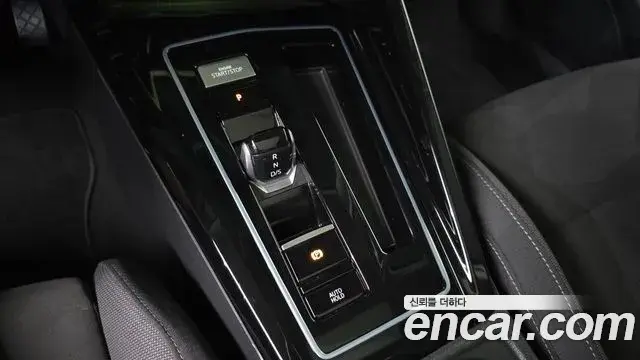 Volkswagen Golf 2023 — Photo 24/33