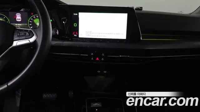 Volkswagen Golf 2023 — Photo 13/33