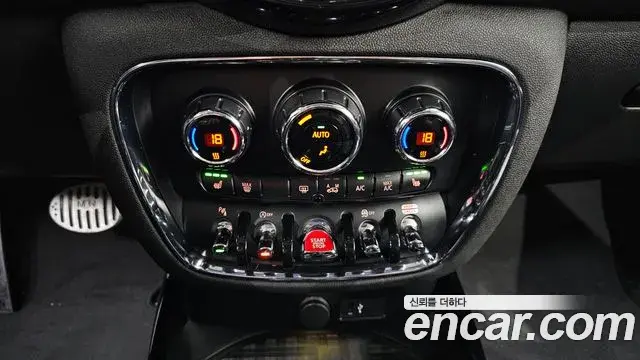 Mini Cooper Clubman 2018 — Photo 16/20