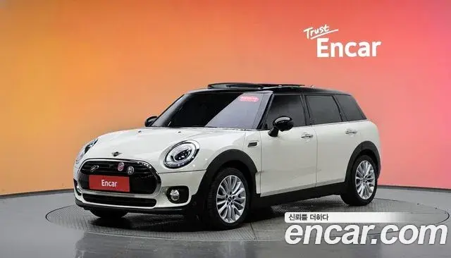 Mini Cooper Clubman 2018 — Photo 1/20