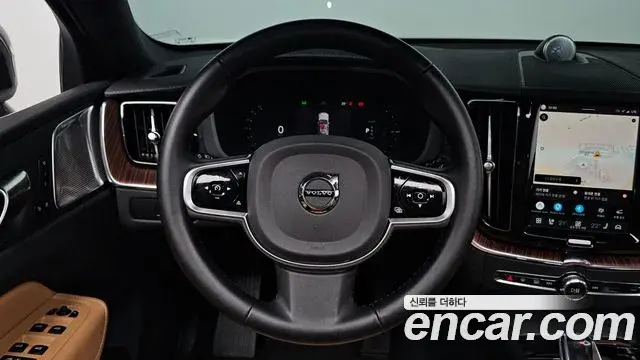 Volvo XC60 2024 — Photo 12/20