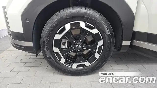 Hyundai Santa Fe 2023 — Photo 5/20