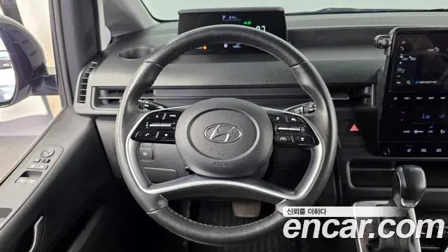 Hyundai Staria 2023 — Фото 13/20