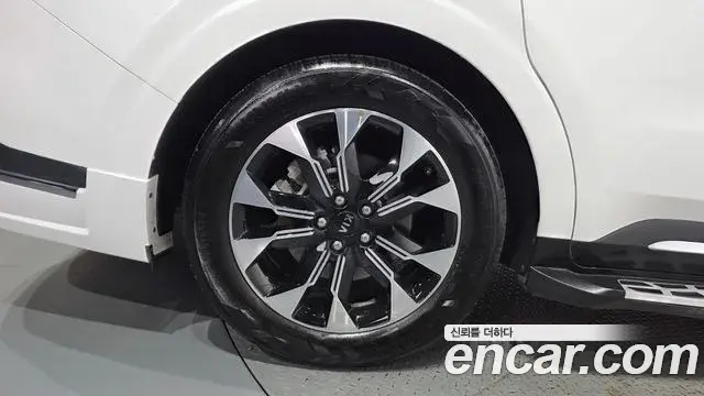 Kia Carnival 2020 — Photo 5/20