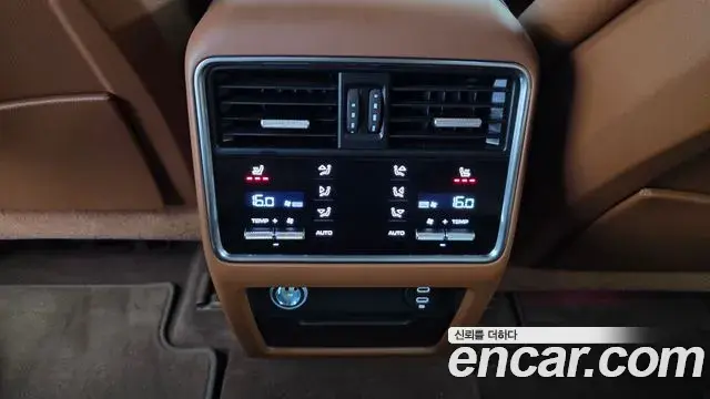 Porsche Cayenne 2022 — Photo 19/20