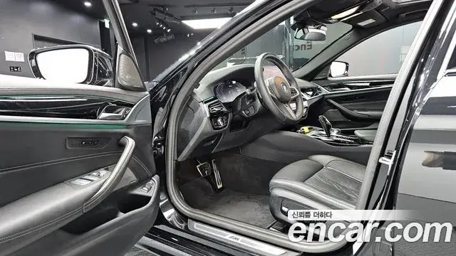 BMW 5 Series 2023 — Şəkil 10/20