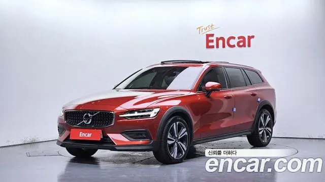 Volvo V60 Cross Country 2019 — Şəkil 14/31