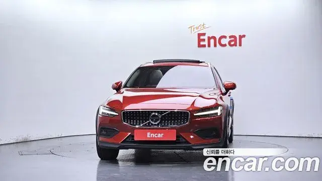 Volvo V60 Cross Country 2019 — Şəkil 30/31