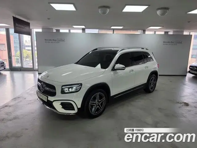 Mercedes-Benz GLB-Class 2025 — Photo 15/15