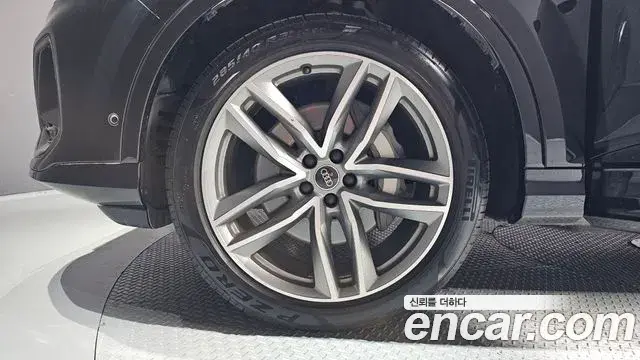 Audi Q7 2025 — Photo 5/20