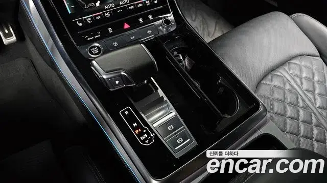 Audi Q7 2025 — Photo 9/20