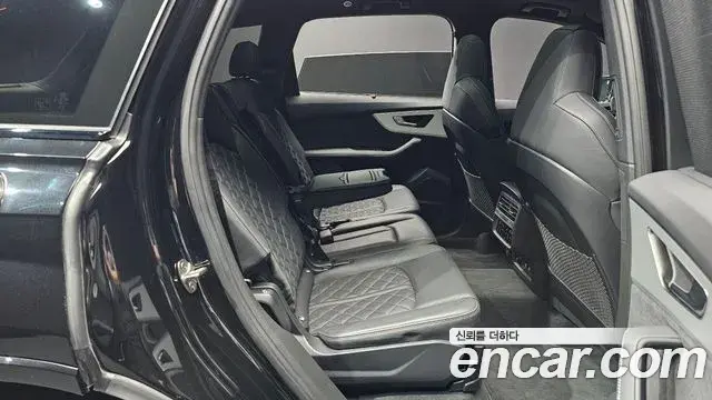 Audi Q7 2025 — Photo 12/20