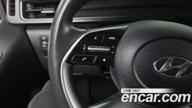 Hyundai Staria 2023 — Фото 17/20