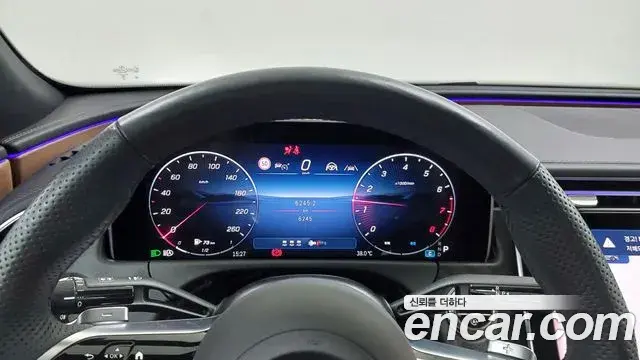 Mercedes-Benz E-Class 2026 — Photo 6/20