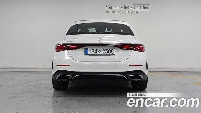 Mercedes-Benz E-Class 2026 — Photo 4/20