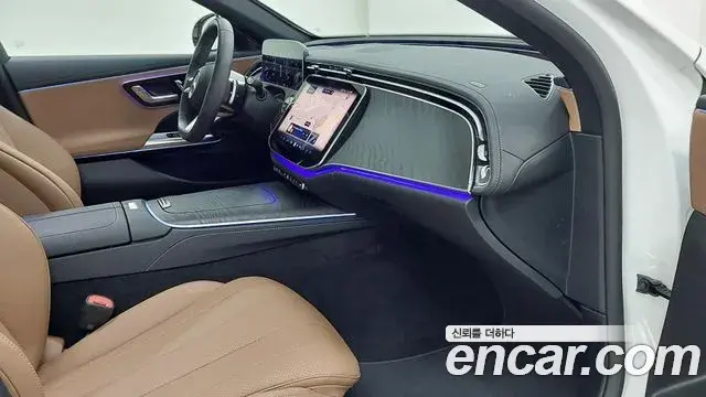 Mercedes-Benz E-Class 2026 — Photo 9/20