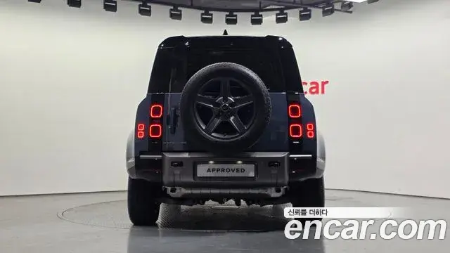 Land Rover Defender 2025 — Фото 6/20