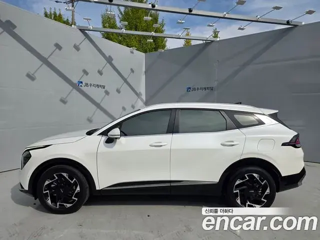 Kia Sportage 2023 — Photo 3/16