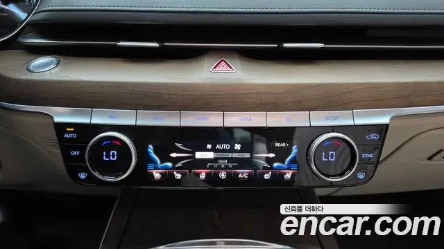 Genesis Electrified G80 2022 — Photo 18/20
