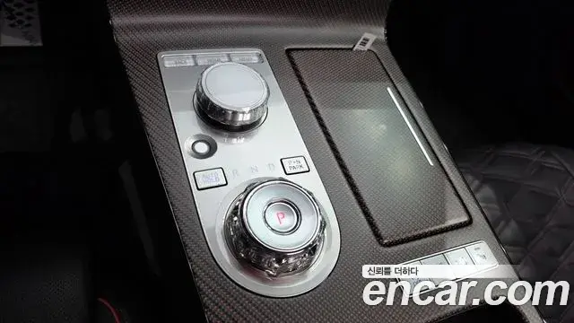 Genesis Electrified G80 2024 — Photo 9/20