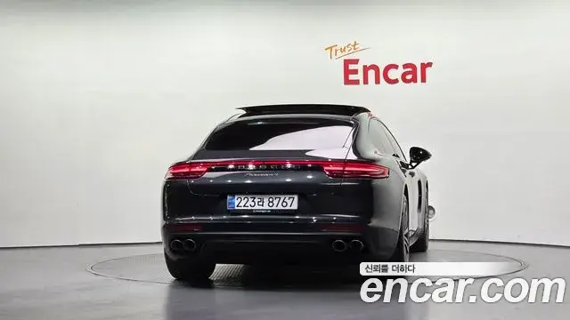 Porsche Panamera 2018 — Photo 4/20