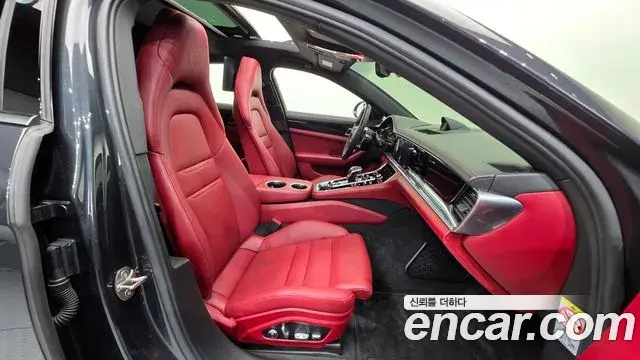 Porsche Panamera 2018 — Photo 9/20