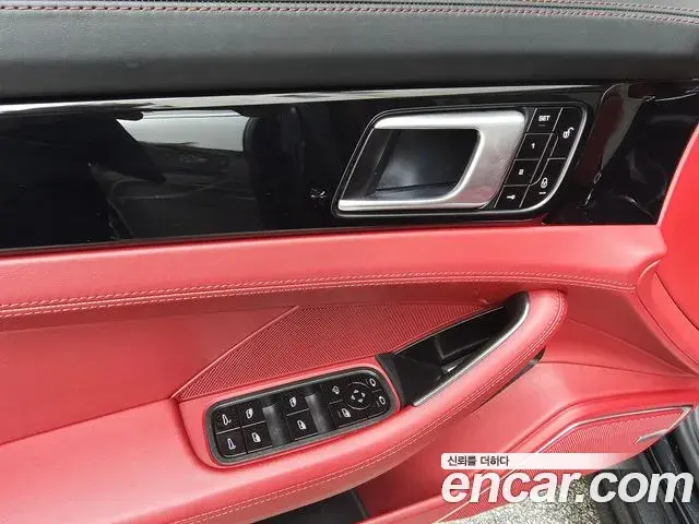 Porsche Panamera 2018 — Photo 14/20