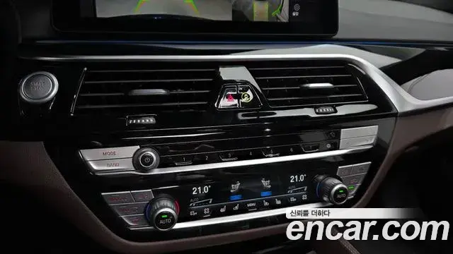 BMW 5 Series 2021 — Фото 17/20