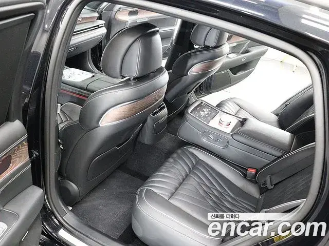 Genesis G90 2022 — Photo 11/20