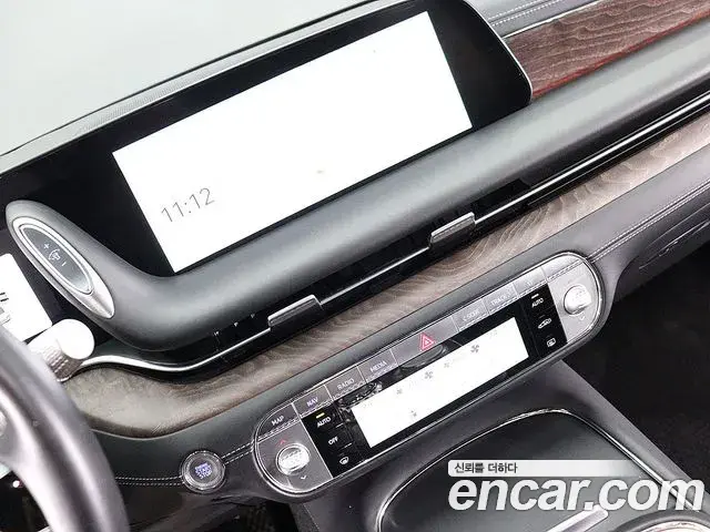 Genesis G90 2022 — Photo 12/20