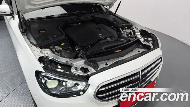 Mercedes-Benz E-Class 2023 — Фото 5/20