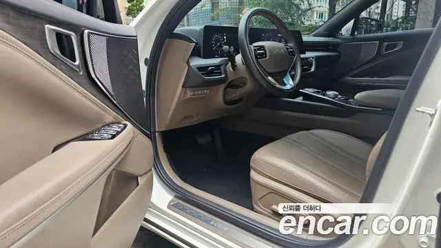 Kia K8 2024 — Photo 12/20