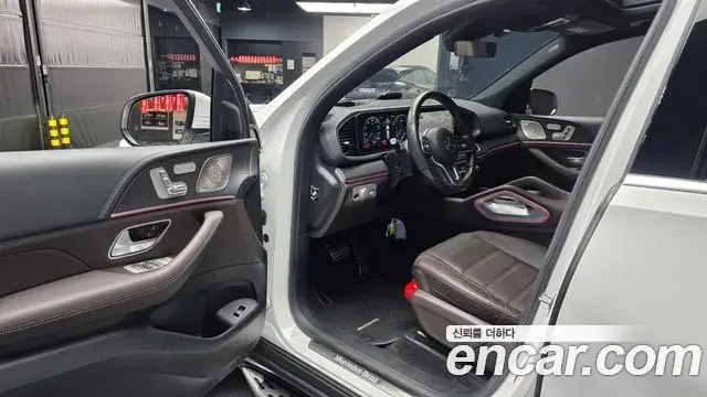 Mercedes-Benz GLS-Class 2022 — Photo 10/20