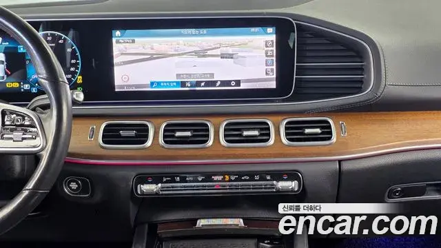 Mercedes-Benz GLE-Class 2021 — Photo 14/20
