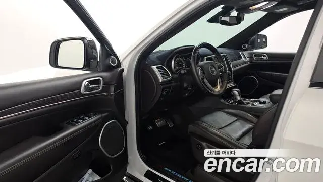 Jeep Grand Cherokee 2018 — Photo 10/20