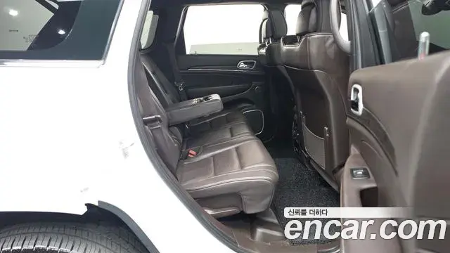 Jeep Grand Cherokee 2018 — Photo 11/20
