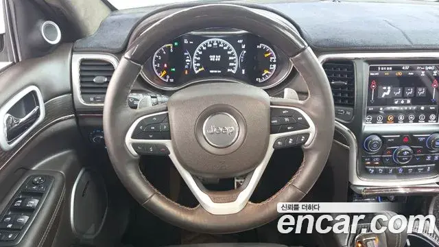 Jeep Grand Cherokee 2018 — Photo 13/20
