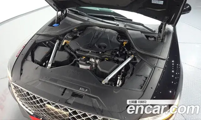 Genesis Electrified G80 2022 — Photo 6/20